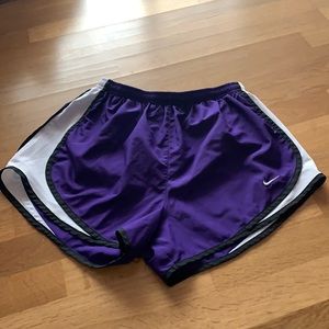 NIKE RUNNING SHORT SIZE M